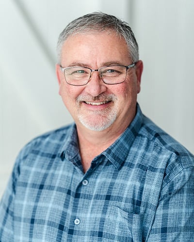 Headshot of Russell Petty