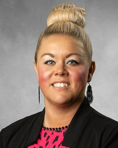 Headshot of Mia Cooney