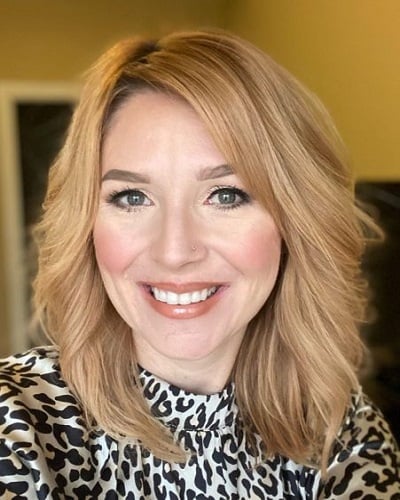 Headshot of Niccole Henderson