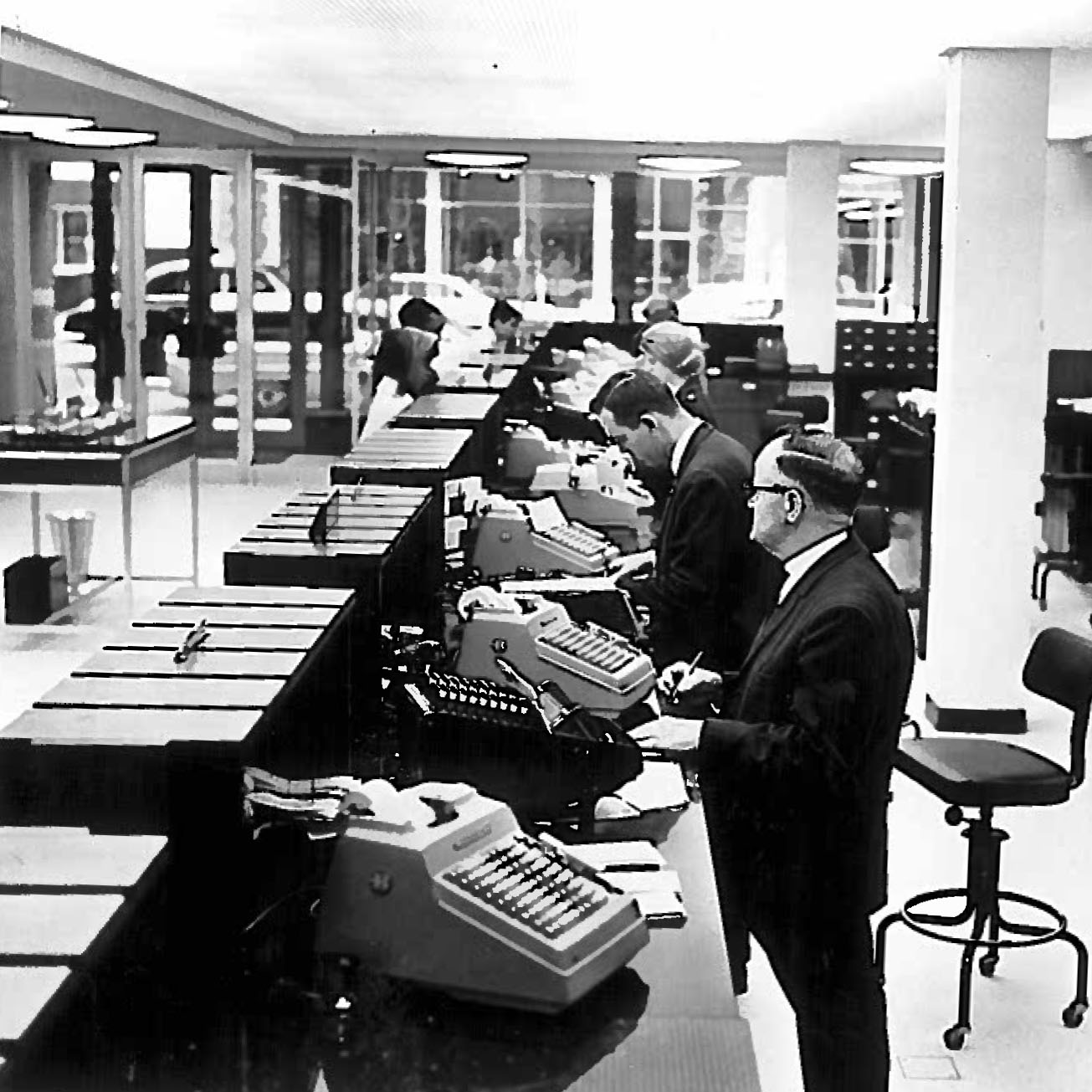 Window Tellers' Island at SFNB in 1967-68.jpg